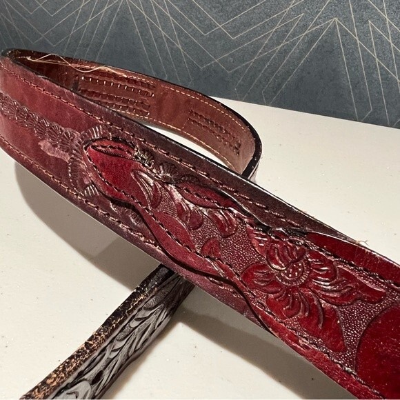 Mexican tooled leather belt - Picture 11 of 13